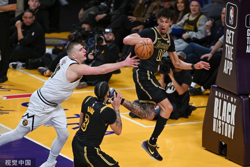 翘首以盼的 翘首以盼的